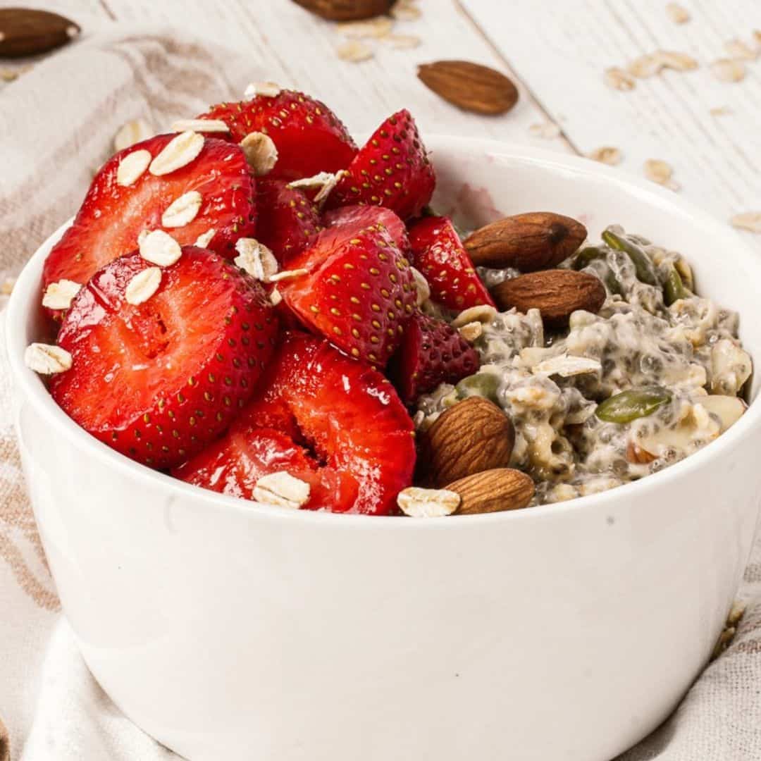 Easy Chia Overnight Oats Recipe, a healthy, simple, and delicious breakfast recipe idea made with fresh fruit. Vegan, GF, Mediterranean diet.
