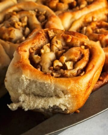 Easy Cinnamon Apple Sticky Rolls (vegan)