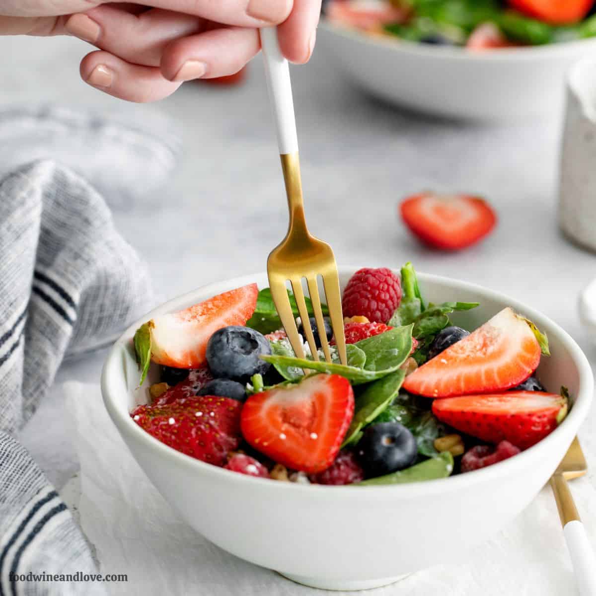 Spinach and Berry Salad with Poppyseed Dressing