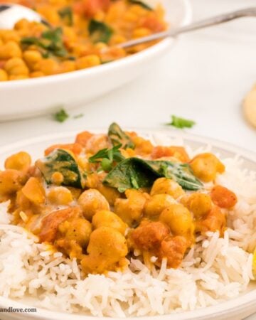 Chickpea Spinach Curry Dinner (Mediterranean Diet)