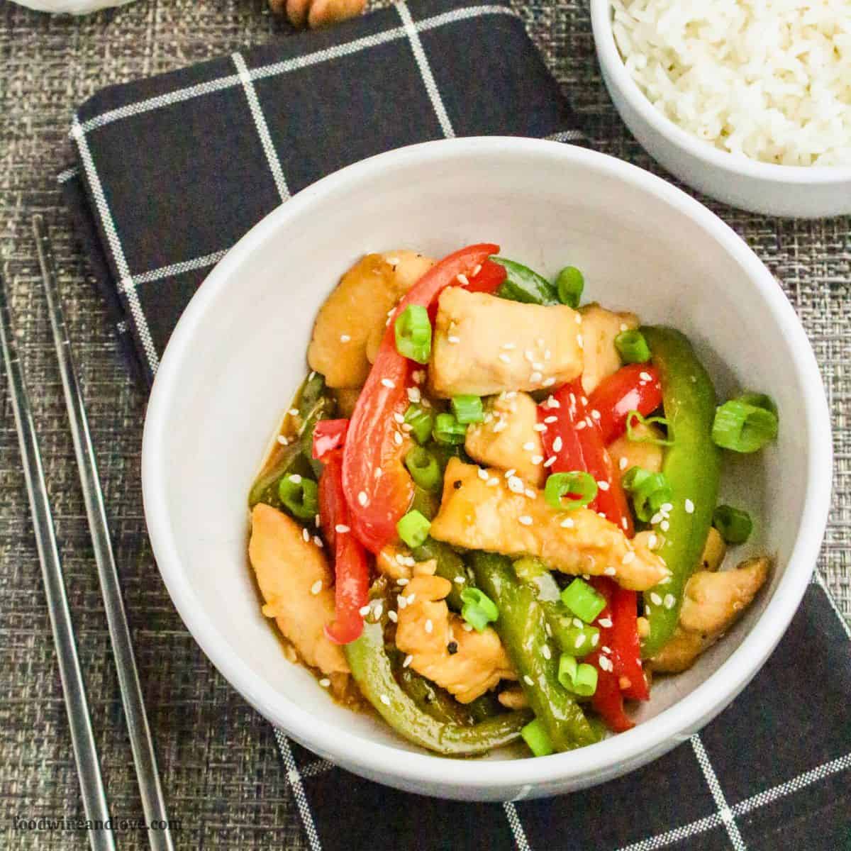 Easy Honey Peppered Chicken Stir Fry, an easy 30 minute dinner recipe featuring juicy chicken with pepper in a honey black pepper sauce. Easy Honey Peppered Chicken Stir Fry, an easy 30 minute dinner recipe featuring juicy chicken with pepper in a honey black pepper sauce.
