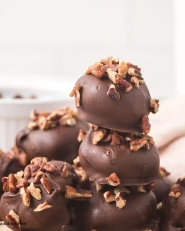 Pecan Pie Chocolate Date Bites